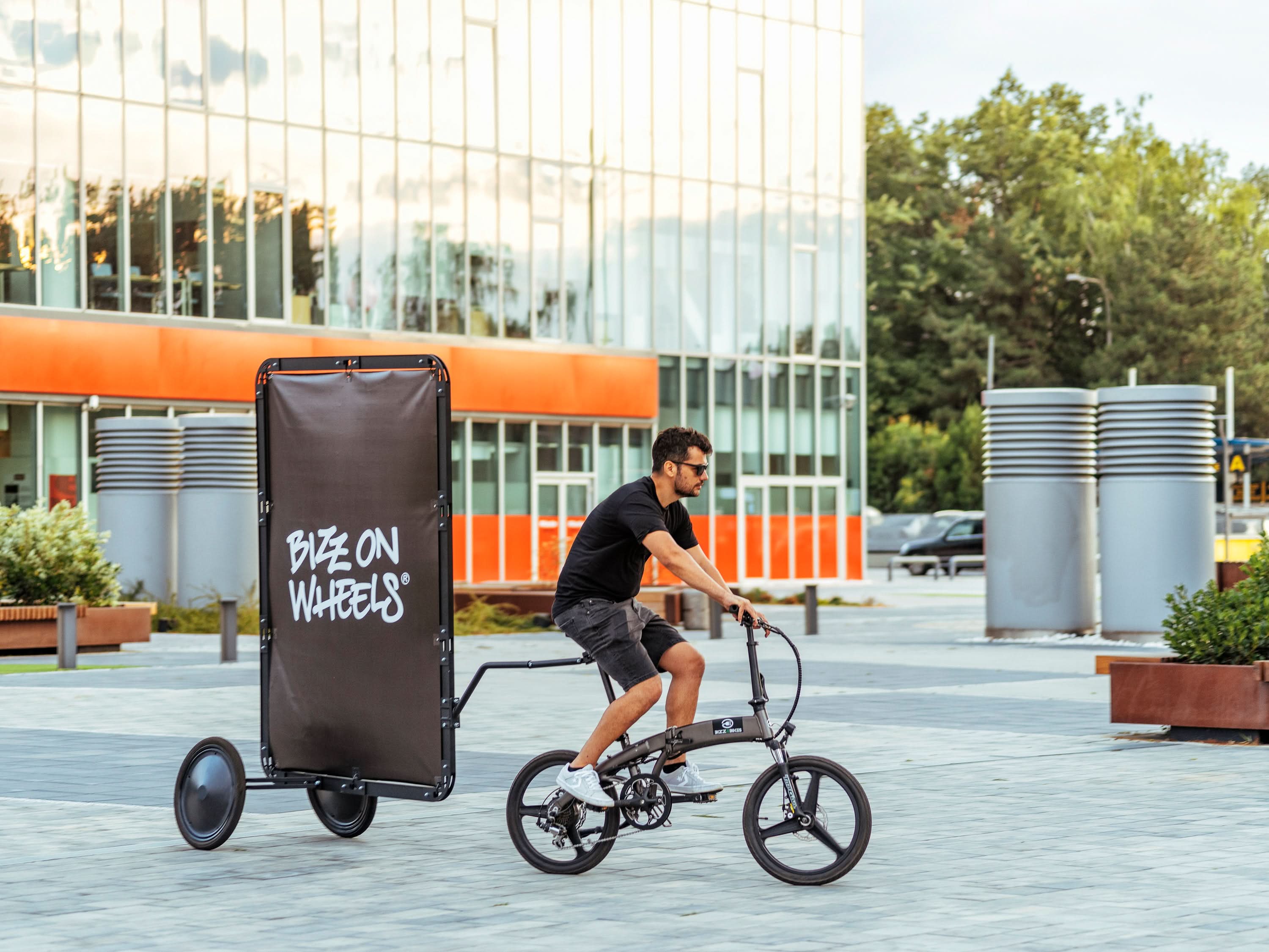 Adbicy L - advertisign bicycle trailer.