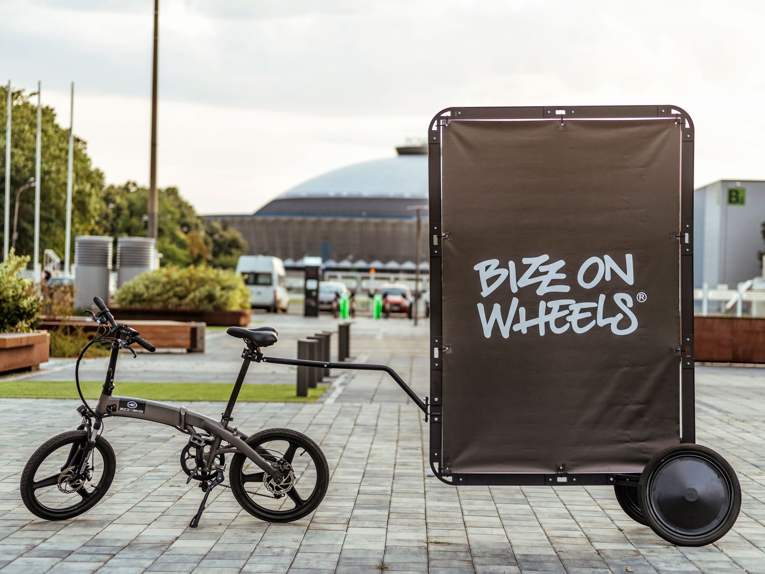Adbicy L - advertisign bicycle trailer.