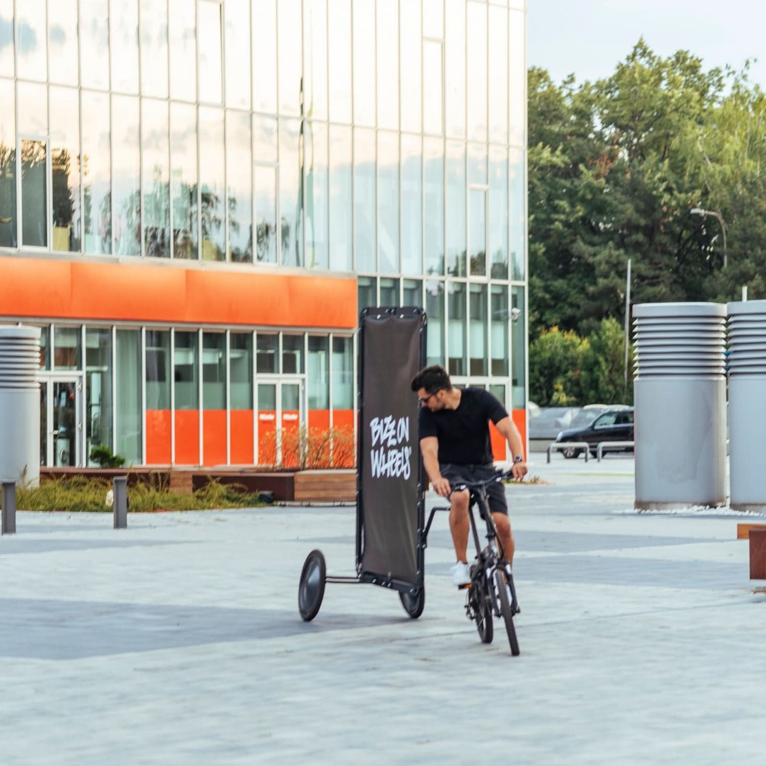 Adbicy L - advertisign bicycle trailer.