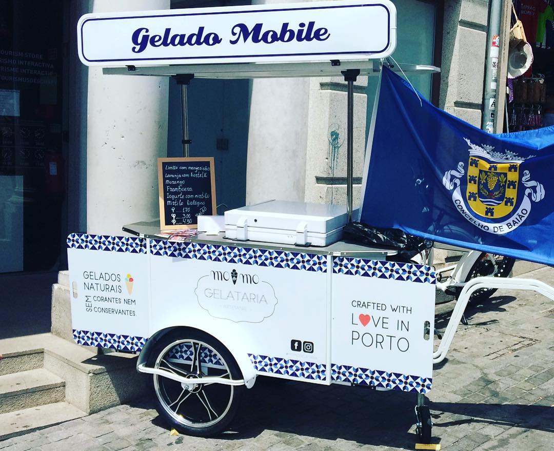 Momo Gelataria ice cream cart made by BizzOnWheels