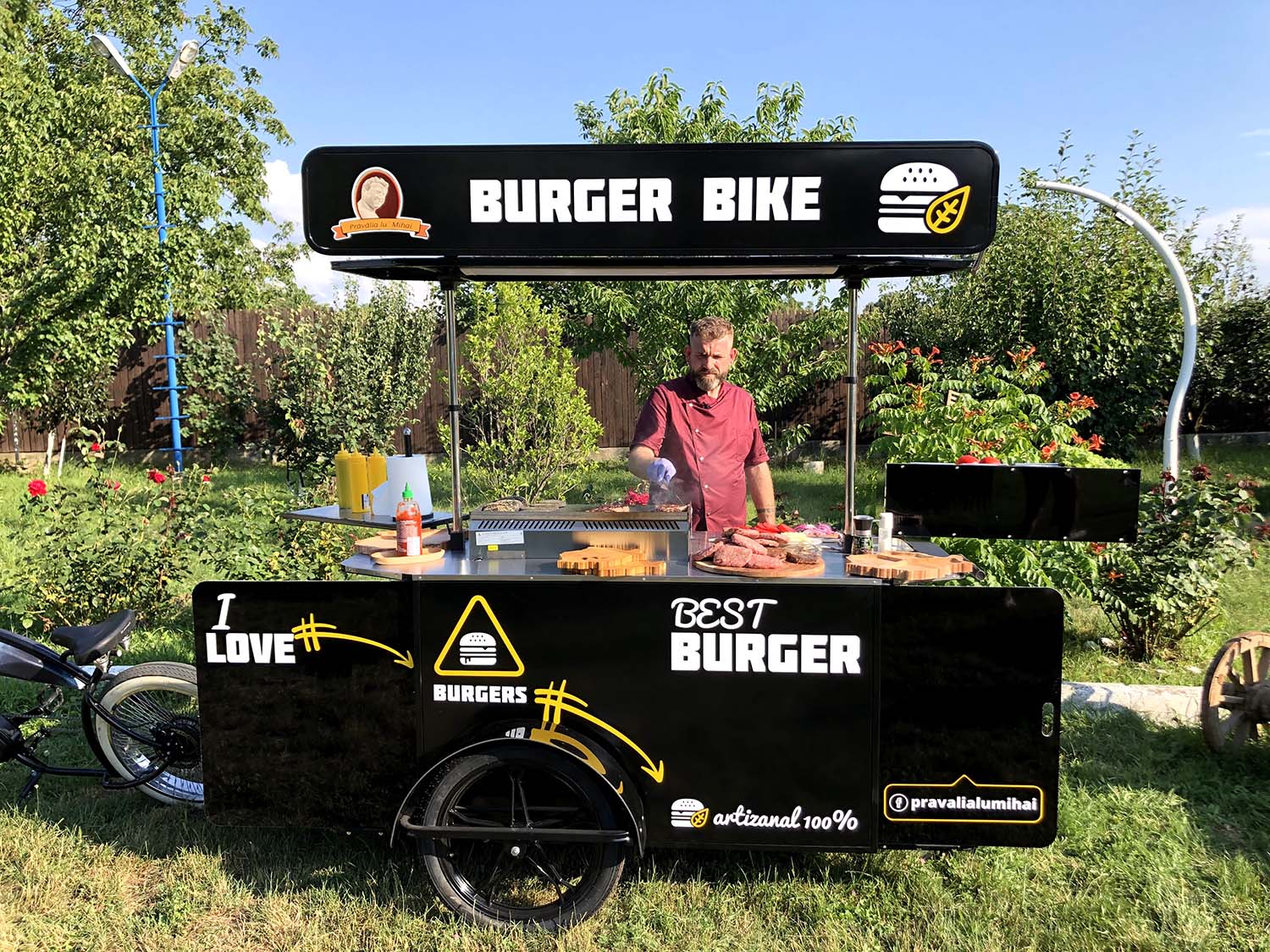 Mobile bbq and burger cart manufactured by Bizz On Wheels