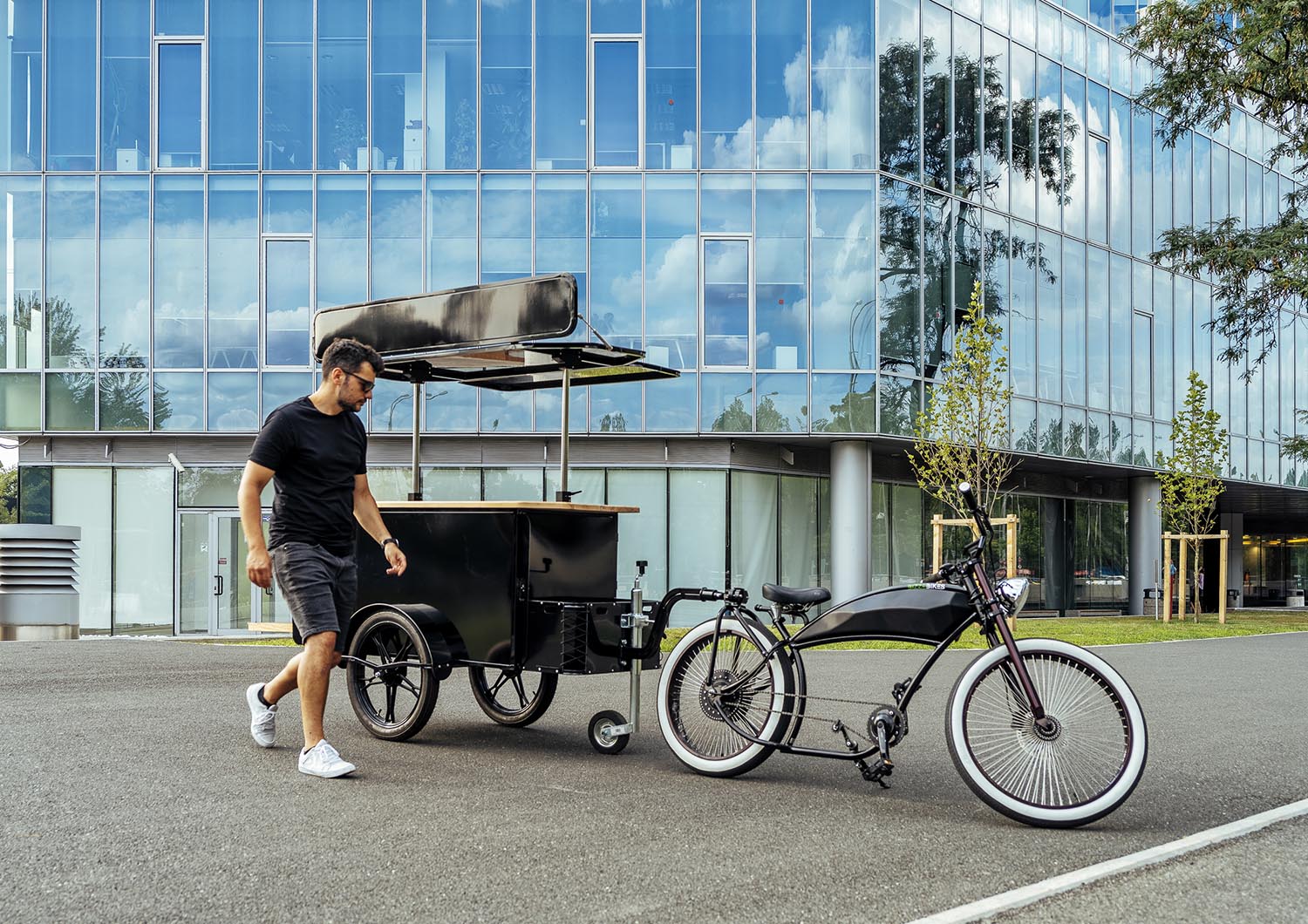 Bike towable food cart manufactured by BizzOnWheels